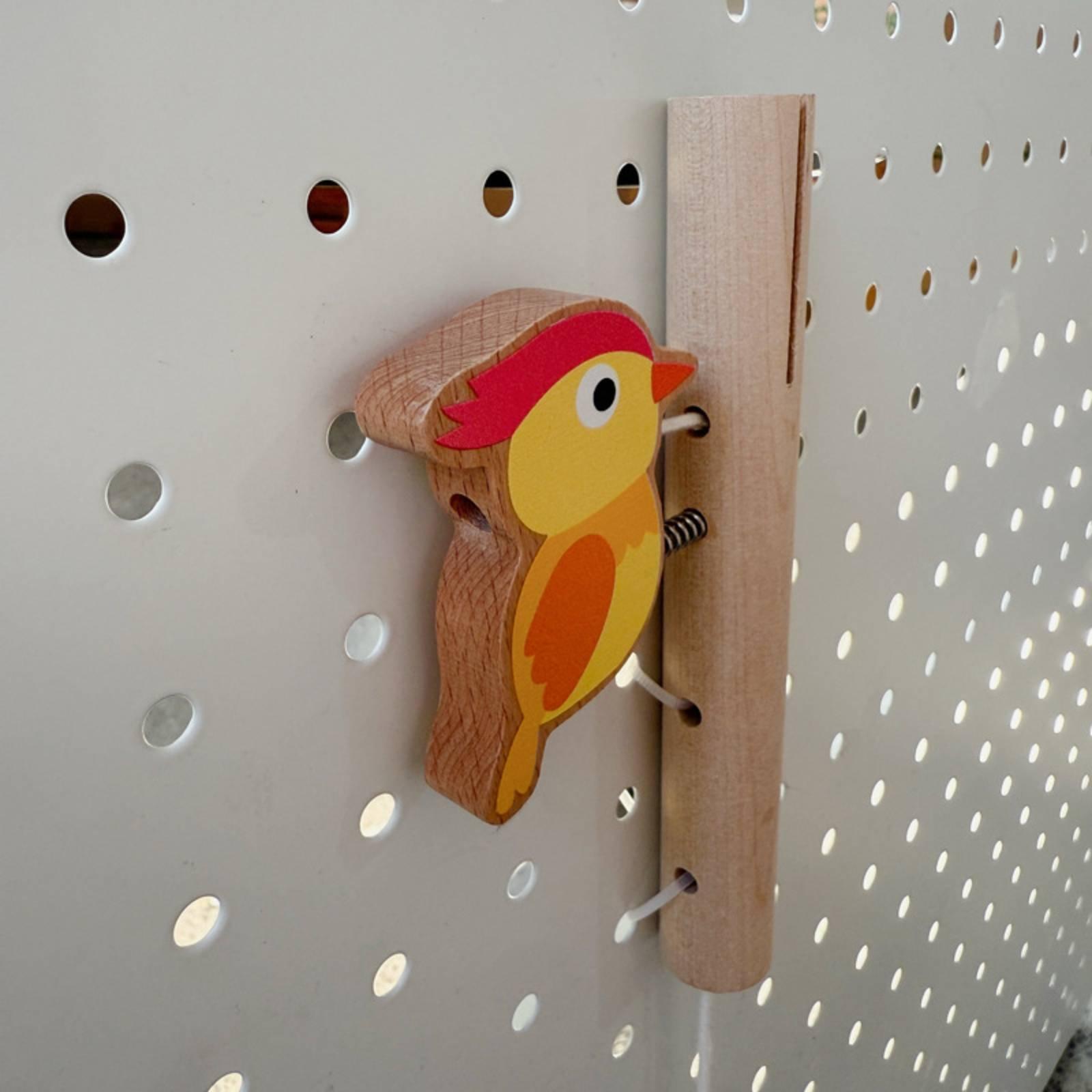 Montessori Wooden Busy Board Toddler - กระดานกิจกรรมไม้พร้อมที่ตีนกแบบดึงเชือกสำหรับพัฒนาทักษะการเคลื่อนไหวของเด็กเล็ก ของเล่นเสริมพัฒนาการตามแนวทางมอนเตสซอรี่